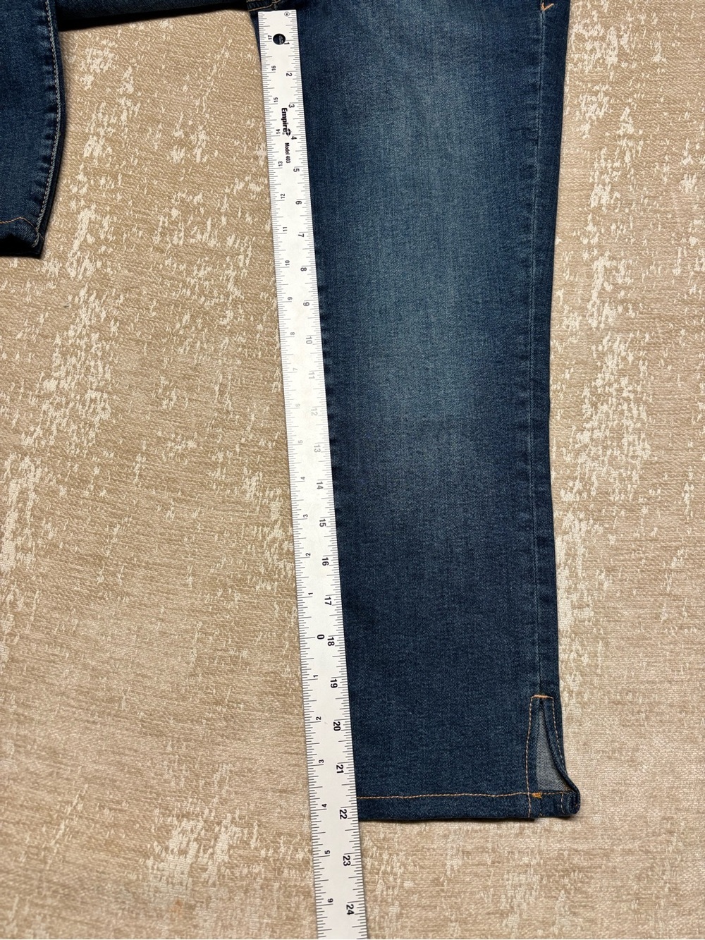π·οΈ Good American Good Capri Skinny Jeans Mid Rise Crop Split Cuff Blue 4/27 NWT - Picture 7 of 16